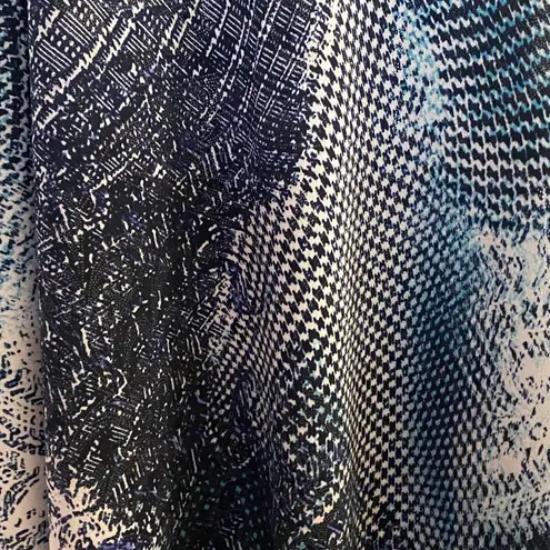 Mesmerize Womens Halter Tank Top M Blue White Allover Print Beach Bust 38” Size M