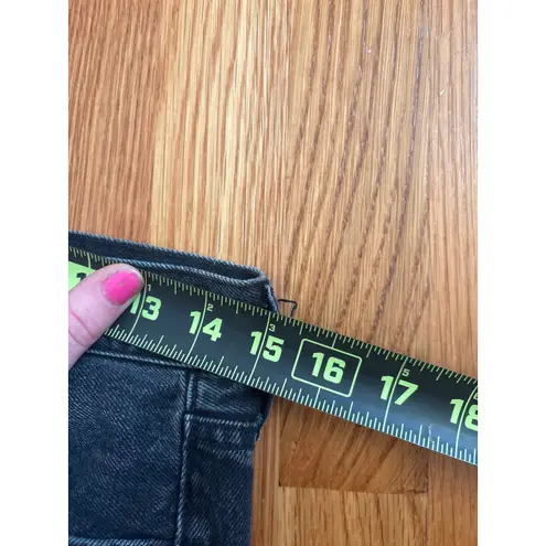 Aritzia DENIM FORUM The Yoko Mid Thigh Short Black Raw Hem Cut Off Size 28