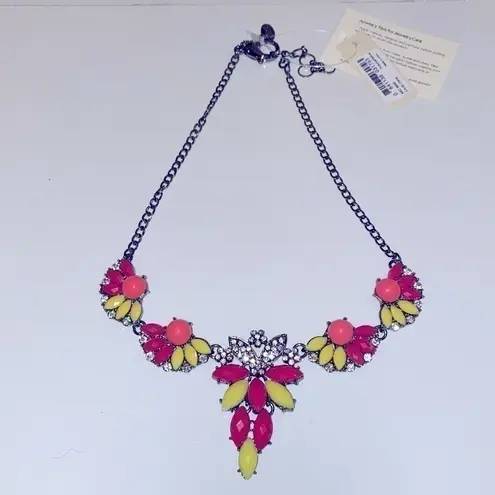 Amrita Singh Melissa Fushia, yellow & crystal floral statement necklace. NWT.