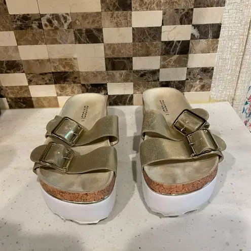 Divided  Sandals 