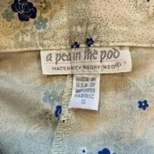 A pea in the pod ⭐️  maternity shirt in size small