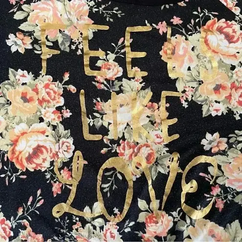 Free Kisses ¾ Sleeves Womens Floral Crewneck “Feels Like Love” Print SZ 2X