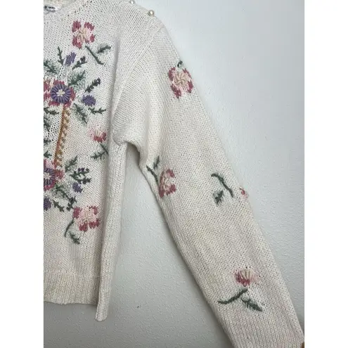 VTG Floral Embroidered Chunky Sweater Handmade Knit Pearl Button Cottage Granny White