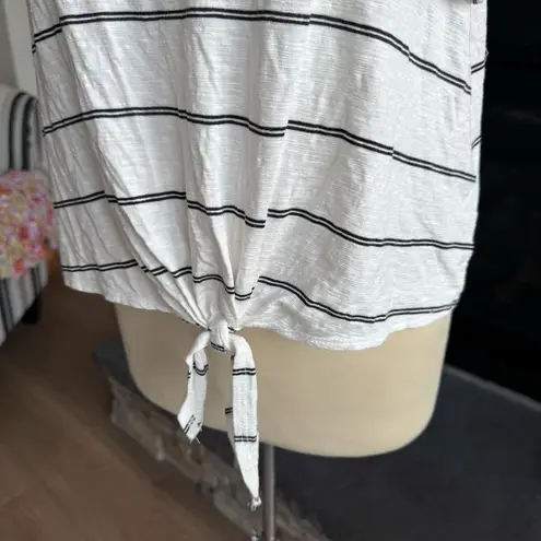 Green Envelope White Relaxed Tie Front Tee Size L