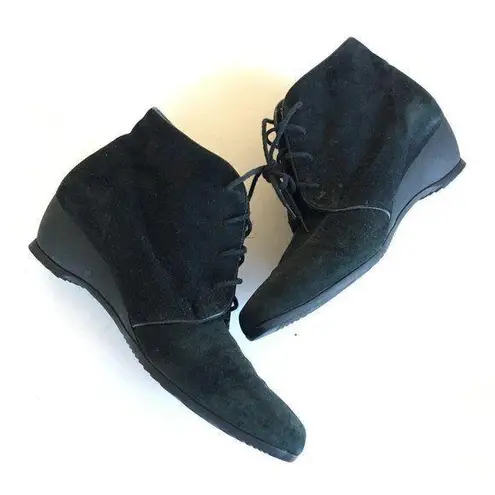 Munro black suede ankle bootie low wedge lace up Womens Size 7 Booties Shoes