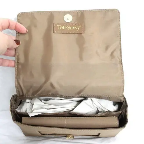 ToteSavvy Change Kit Crossbody Bag in Fawn NWT Brown