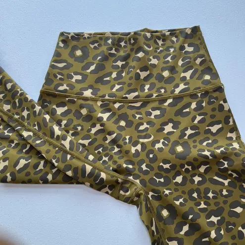 Aerie Offline By  Goals 7/8 Legging Hi Rise Short Inseam Women’s‎ Size Small Camo