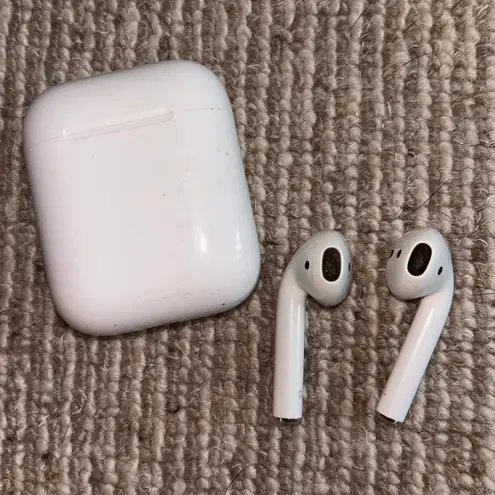 Apple AirPods