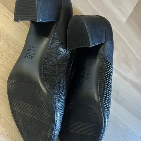 Naturalizer Black Crocodile-Embossed Loafers Size 8.5