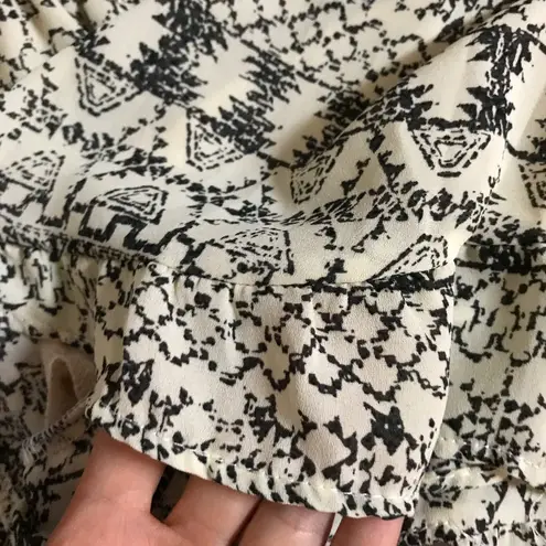 Honey Belle Bohemian Gypsy Hippie Flared Sleeves Romper - Image 4