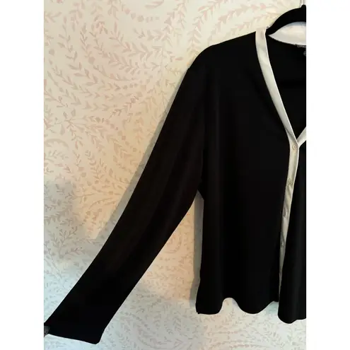 Van Heusen Women's Black Blouse with White Trim - Size XL