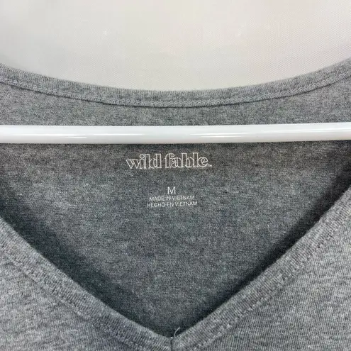 Wild Fable EUC  women’s gray short sleeve v-neck cropped‎ tshirt top stretch M