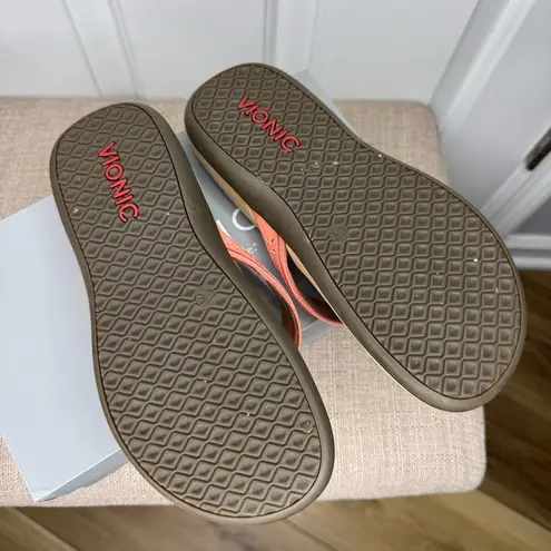Vionic Cassandra Coral Pink and Tan Sandals Thong Leather size 6 comfortable