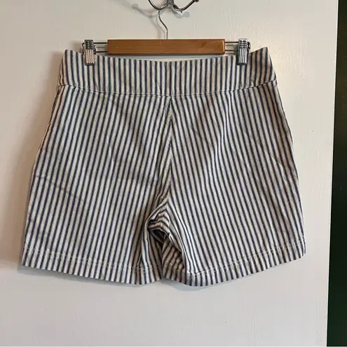 Ralph Lauren  Jean co White and blue pin stripe cotton shorts button side Size 6