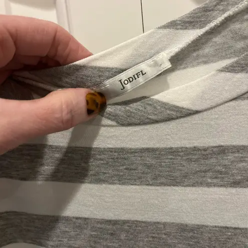 JODIFL Gray white stripe Short Ruffle Sleeve Tee Sz L VGUc