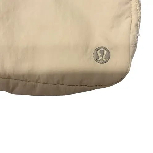 Lululemon  cream Everywhere Belt Bag 1L