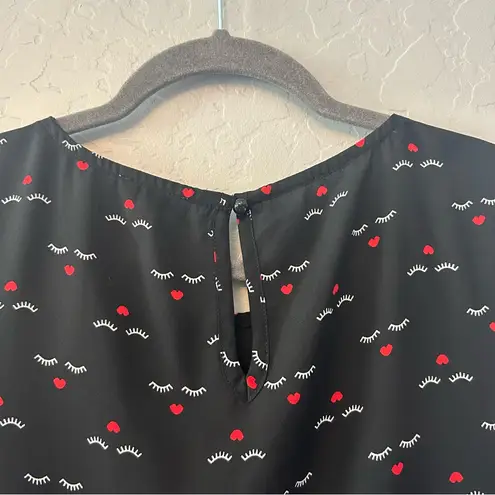 Lily White ⭐️ black eyelash and heart print tie sleeve blouse size medium