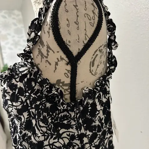 ZARA New with tags  Floral Black and White Women's Top size L with front straps