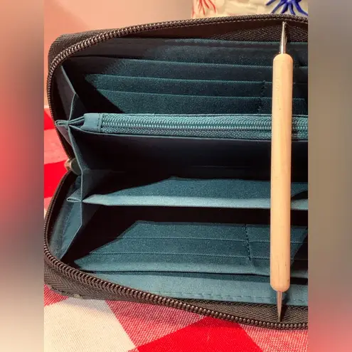 Travelon Brown Teal Sunburst Wallet