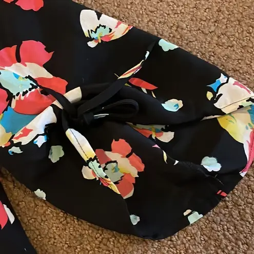 Yumi Kim Women’s Black Floral 3/4 Button Blouse