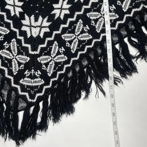 89th & Madison New York Black & White Fringe Detail Knit Poncho Medium