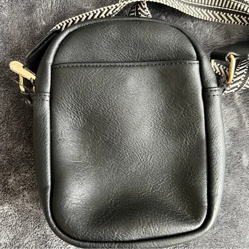 Bostanten Small Crossbody Cell Phone Purse in Black