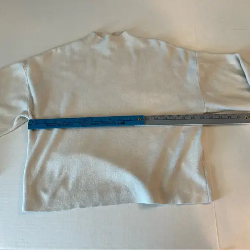 VERO MODA Women’s Soft Cream long sleeve Turtleneck Sweater size Medium