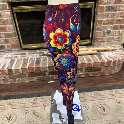 Colorful Psychedelic Floral Leggings / S / NWOT Red