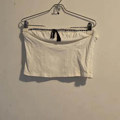 Elegant White Strapless Eyelet Crop Top Size undefined