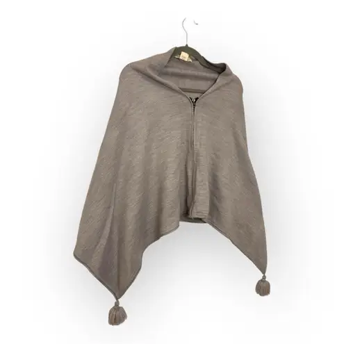 Madison 88 Gray Knit Tassel Trim Poncho Cape Wrap One Size Bohemian Chic Cozy