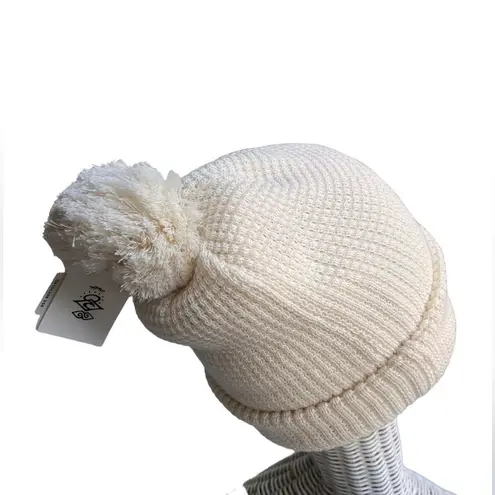 Rip Curl  Anoeta Regular Pom Pom Womens Beanieoff white NWT