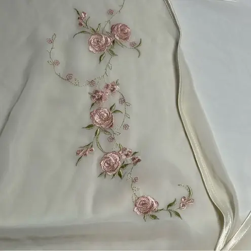 secret treasures Elegant Cream Kimono Robe (L) With Floral Embroidered