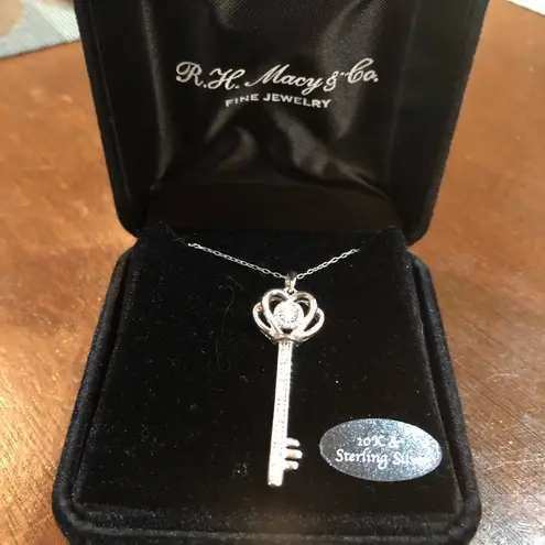 RH Macy & Co. Key Pendant Necklace • NIB • Heart Key • Fine Jewelry Silver