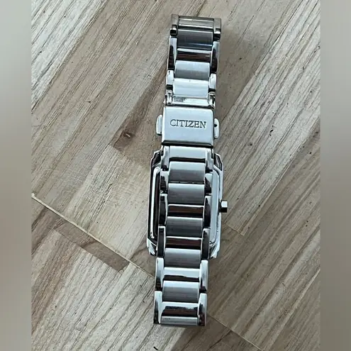 Citizen Eco-Drive Diamonds Solar Ladies Watch Pearl Dial Stainless Bracelet