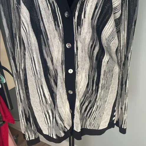 Jones New York Elegant Black and White Women's Sweater  medium new