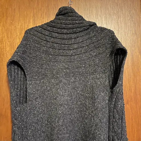 CAbi  Gray Fringe Thick Knit Sweater Open Cardigan Vest Size Small