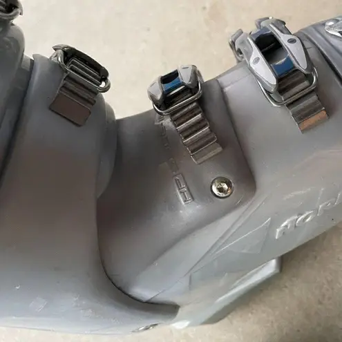 Nordica 10W Easy Move Skiing Ski Boots Women’s Sz 9/9.5 US Size Silver Gray Blue