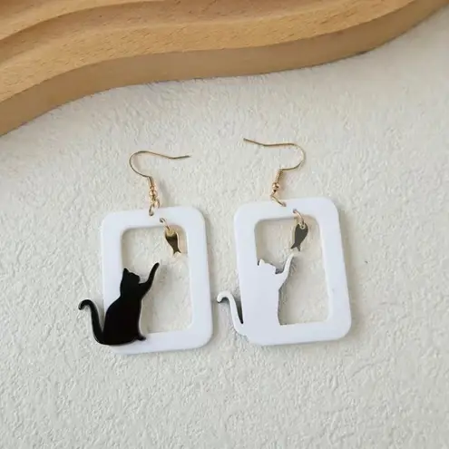 Black Cat Fish Design Dangle‎ Earrings Cute Y2K Style Acrylic Jewelry White