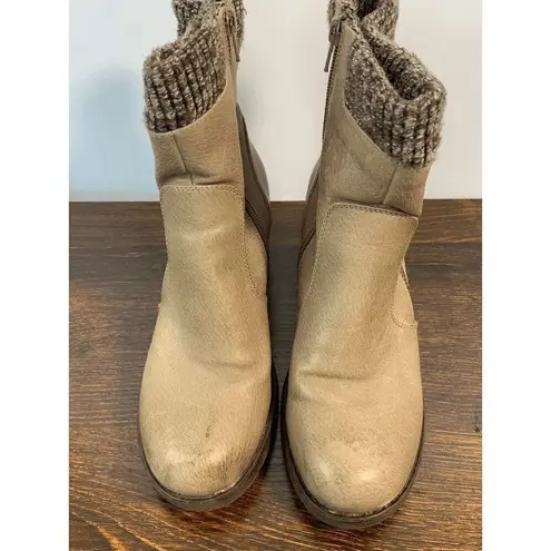 Baretraps Women's Danette Chunky Heels Sock Knit Tan Ankle Boots Size 8