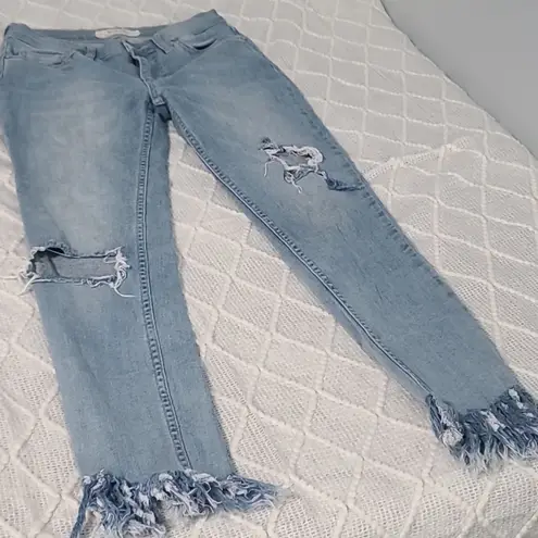 Free People NWOT!  Great Heights Frayed Skinny Jeans