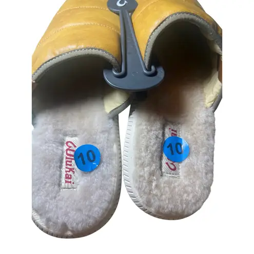 OluKai Moloa Pae Leather Slippers Mules Tan Shearling Lined Mens Sz 10