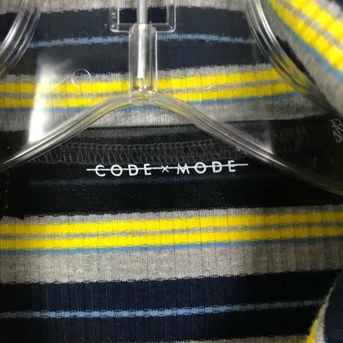 Code x Mode Striped Mock Neck Zip Front Top Size Medium