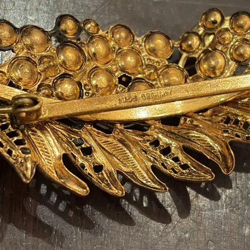 Elegant Vintage Gold Leaf Brooch with Multicolor Accents