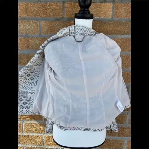 Capulet TRIBAL METALLIC MOTO NWT
JACKET small