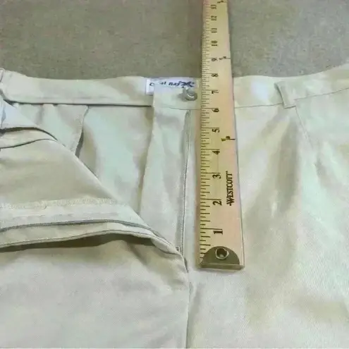 Coral Bay Golf NWT Womens Tan Shorts Wrinkle Resistant Stretch Microfiber Sz 16