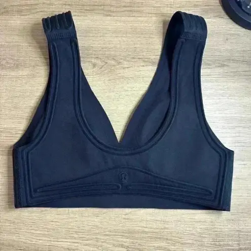 Lululemon  Get in Line Bra Light Support, A/B Cups Black / Black