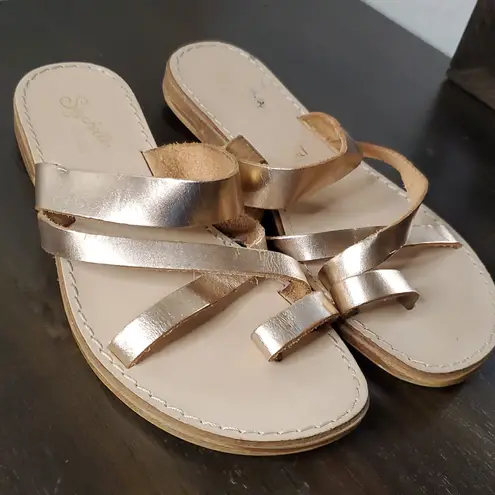 Seychelles Gold Sandals Minimalist Design Size:6