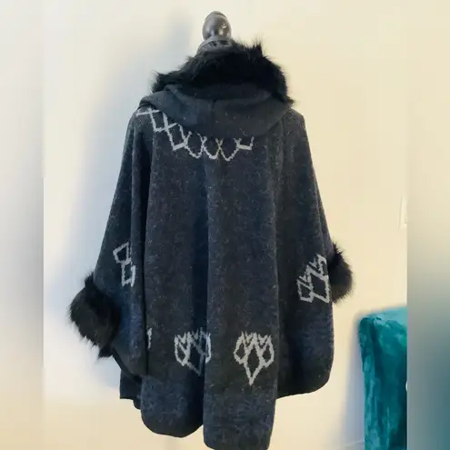 Nice, dressy,comfy poncho 🌹🌹🌹 Gray Size undefined