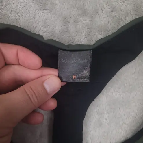 Sweaty Betty Power Crop Gym Sports Bra Dark Green Women's size Small Yoga