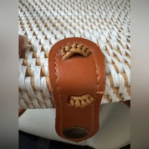 Balinese Rattan Bucket Beach Bag Purse in white and chestnut